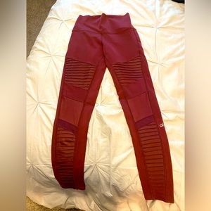 ALO full length high rise leggings, size small, (worn only maybe 3-4 times)